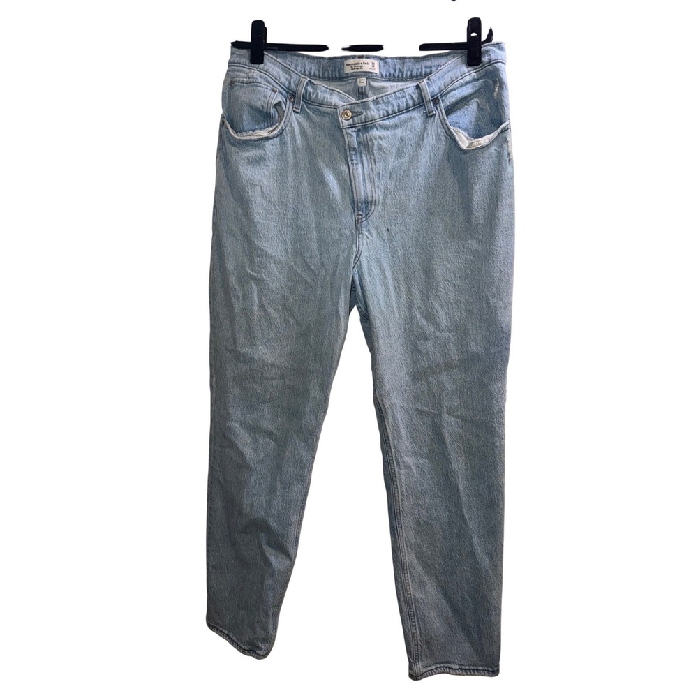 Abercrombie Curve Love 90s Straight Ultra High Rise Jeans Light Wash 34/18L